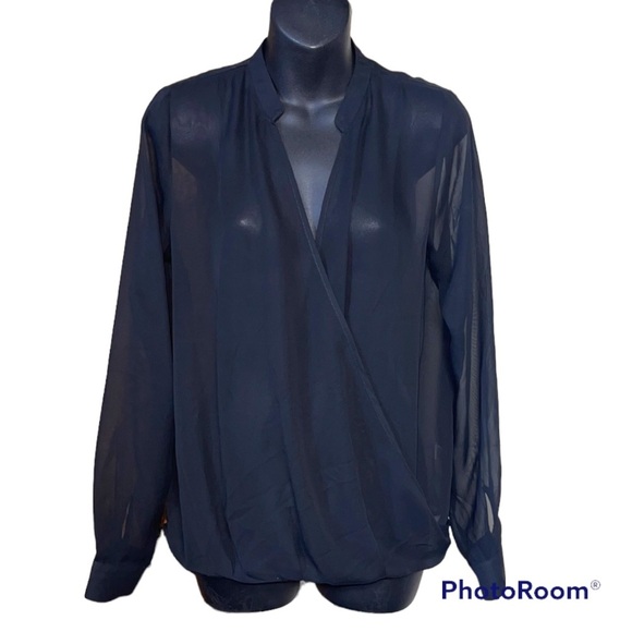 New- Black Surplice Chiffon long sleeve top. Sz M Tresics - Picture 1 of 4